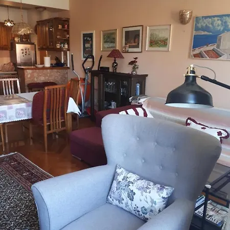 King Tom Street سبليت