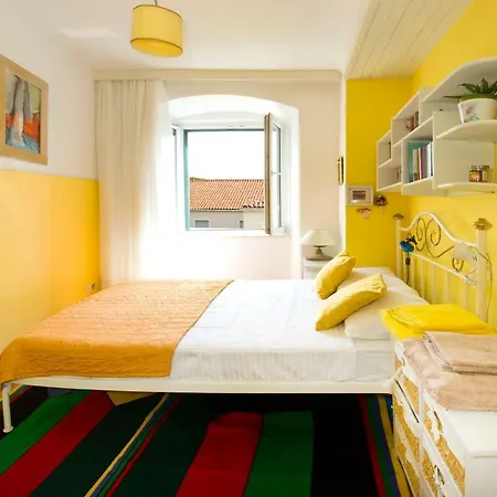 King Tom Street سبليت