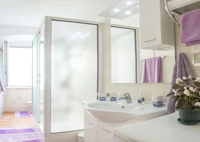 King Tom Street Split