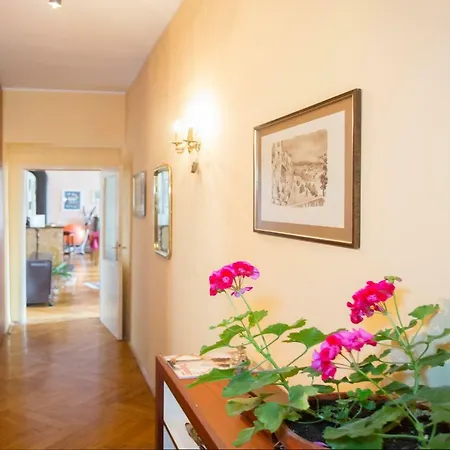 King Tom Street Apartment *